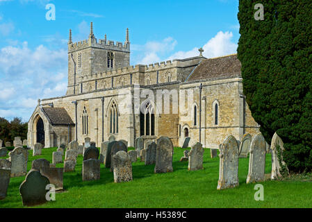 Chiesa di Santa Maria, nel villaggio di Woodnewton, Northamptonshire, England Regno Unito Foto Stock