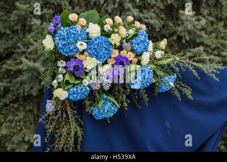 Splendido arco di nozze per matrimonio Foto Stock