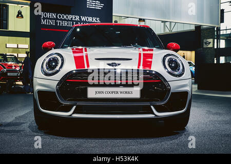 Parigi, Francia - 29 Settembre 2016: 2017 MINI Clubman JCW presentato il Motor Show di Parigi a Porte de Versailles Foto Stock