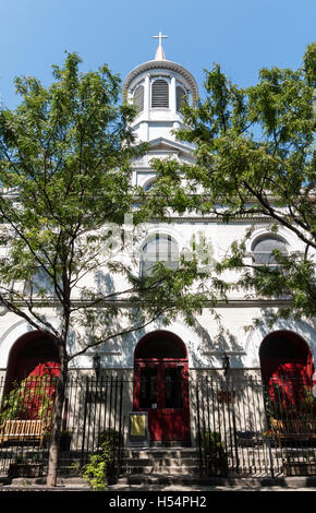 Chiesa luterana di San Giovanni edificio esterno su Christopher Street, New York. Foto Stock