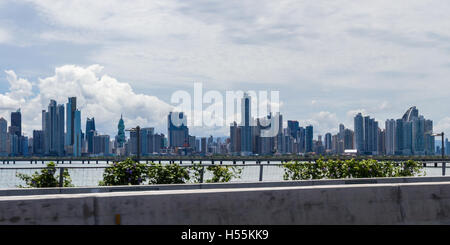 Panama City, Panama - 15 Giugno: Panama city visto formano la Cinta Costera autostrada. Il 15 giugno 2016, Panama City, Panama. Foto Stock