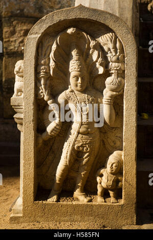 Pietra di guardia, sito della Bodhi albero piantato nel 249 A.C. Mahamewna giardini, Anuradhapura, Sri Lanka Foto Stock