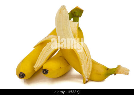Fresche banane mature, isolati su sfondo bianco Foto Stock