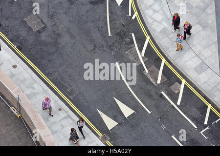 Vista aerea guardando verso il basso sulla Sumner Street dalla nuova Tate moderno edificio di estensione a sud di Londra Foto Stock