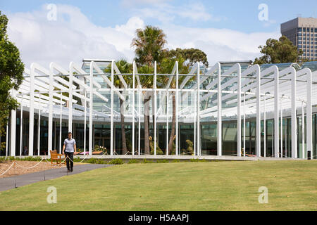 Calice Exhibition Building a Sydney Royal Botanic Gardens nel centro della città ,l'Australia Foto Stock