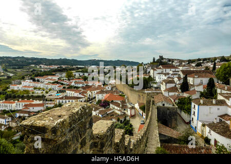 Incredibile villaggio medievale di Obidos dal 11 secolo, Portogallo Foto Stock