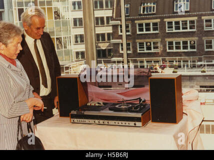 Senior sala comune il pranzo e la presentazione di Sir Walter e Lady Adams, 5 giugno 1974 Foto Stock