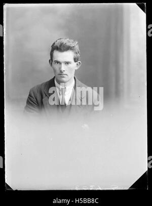 D1422 B76301 A 1160 si riferisce a un numero di catalogo specifico o a una voce di archivio. È probabile che rappresenti un documento, un elemento o un riferimento storico in una raccolta di archivio, ma è necessario un contesto aggiuntivo per una comprensione completa. Foto Stock