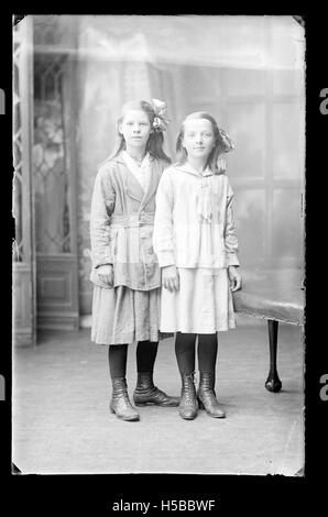 Sembra trattarsi di un numero di catalogo, di un codice di riferimento o di un identificatore per un documento, un elemento o un artefatto specifico. Senza ulteriori dettagli, la descrizione si concentrerebbe sul fatto che questo fa parte di un sistema di archiviazione o di cataloghi. Foto Stock