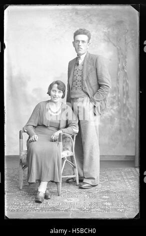 Questo titolo si riferisce a uno specifico numero di riferimento del catalogo (D1422B76375 A 010A), che indica potenzialmente un documento o un elemento in una raccolta di archivio, richiedendo un ulteriore contesto per l'identificazione. Foto Stock