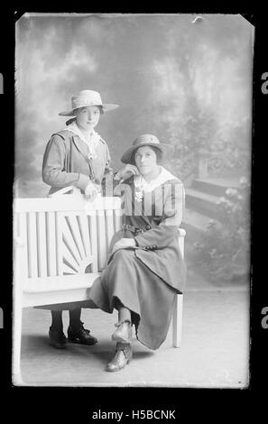 Questo titolo sembra fare riferimento a un altro codice identificatore, eventualmente correlato a un sistema di archiviazione o a una raccolta di record storici. Occorre un contesto più ampio per chiarire il suo significato e significato. Foto Stock