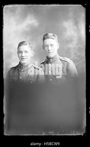 Questo sembra essere un altro riferimento di archivio, probabilmente un elemento o una fotografia all'interno di una raccolta più ampia. È necessario un maggiore contesto per chiarire il suo significato, ma riguarda un codice di archivio specifico. Foto Stock