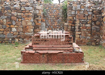 Balban Ghiyasuddin della tomba Mehrauli parco archeologico, Delhi, India, Asia del Sud Foto Stock