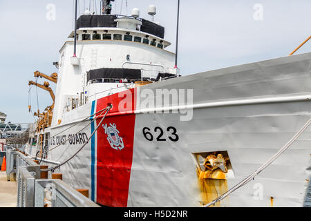 United States Coast Guard nave ormeggiata in Oregon Foto Stock