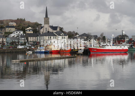 Barche da pesca nel porto di Killybegs Co Donegal Irlanda Foto Stock