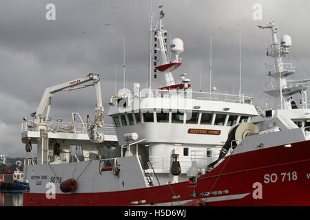 La pesca a strascico, Western Viking, nel porto di Killybegs Co Donegal Irlanda Foto Stock