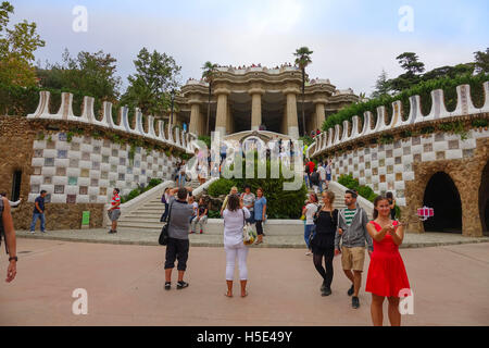 Splendida zona di ingresso al Parco Guell di Barcellona Foto Stock