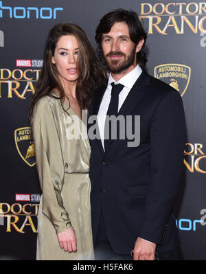 Hollywood, California, USA. Xx oct, 2016. Eoin Macken arriva per la premiere del film 'Dottore strano" al El Capitan theater. Credito: Lisa O'Connor/ZUMA filo/Alamy Live News Foto Stock