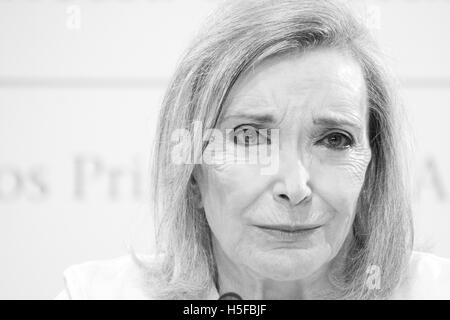 Oviedo, Spagna. 20 ottobre, 2016. Attrice spagnola, Nuri Espert, parla ai media durante la sua conferenza stampa come vincitore della Principessa delle Asturie Awards per le Arti a Reconquistal Hotel il 20 ottobre 2016 a Oviedo, Spagna. ©David Gato/Alamy Live News Foto Stock