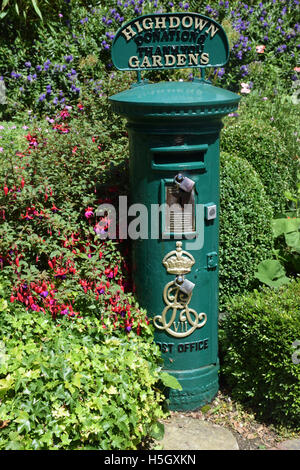 Edward 7° pilastro Box, Highdown giardini, Sussex Foto Stock