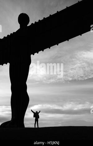 Silhouette di un angelo del Nord, Gateshead, Tyne and Wear Foto Stock