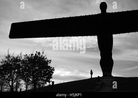 Silhouette di un angelo del Nord, Gateshead, Tyne and Wear Foto Stock