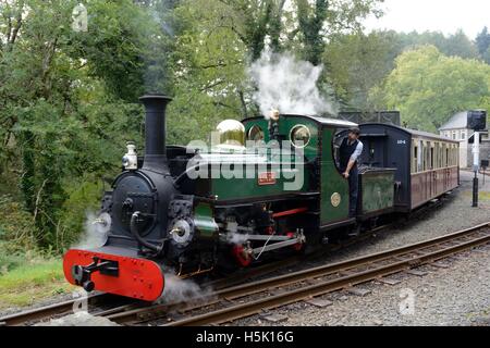 Motore a vapore Linda a Tan y Bwlch stazione sul Ffestiniog e Welsh Highland ferrovia a scartamento ridotto Maentwrog Gwynedd Foto Stock