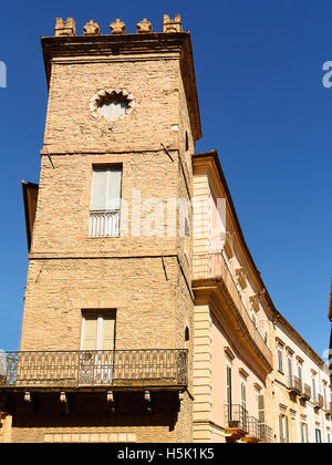 Torre nel centro storico di Chieti (Italia) Foto Stock