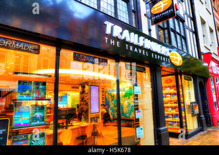 Trailfinders agente di viaggi Agenzia agenti shop front store window display esterno edificio segno segni Trail finders GB REGNO UNITO Inghilterra Foto Stock