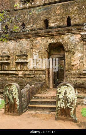 Tempio Lankatilaka nell'antica città di Polonnaruwa, Sri Lanka Foto Stock