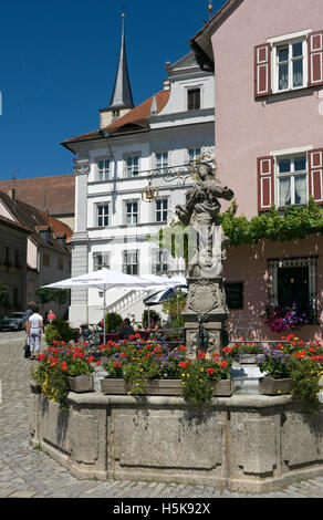 Piazza del Mercato, Maria della Fontana e la Town Hall, Iphofen, bassa Franconia, Bavaria Foto Stock