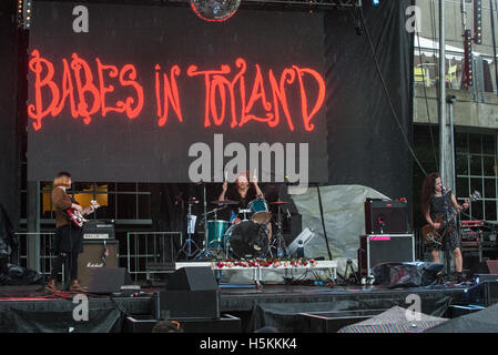Babes in Toyland esegue a Bumbershoot festival il 5 settembre 2015 a Seattle, Washington Foto Stock