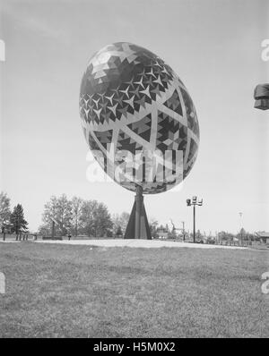 Più grande del mondo ucraino Uovo di Pasqua (pysanka), Vegreville, Alberta 259 Foto Stock