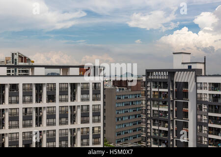 Edificio di appartamenti nei sobborghi di Guangzhou, Cina Foto Stock