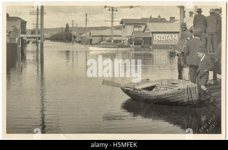 Inondazioni a Invermay, Launceston, Aprile 1929 Invermay strada guardando verso sud Foto Stock