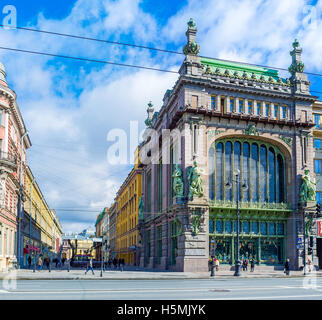 La facciata di Nikolay Akimov Comedy Theatre, ex Eliseev merchant's Mansion, alla Prospettiva Nevsky Foto Stock