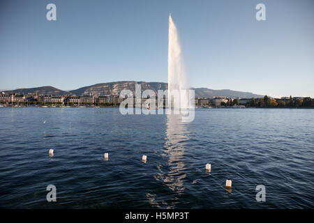 La fontana Jet d'Eau sul lago di Ginevra, Svizzera. Foto Stock