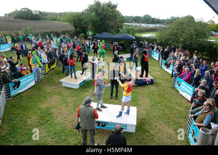 Il mondo Conker campionati a Southwick, Northants., 9 ottobre 2016. Le foto per il telegrafo di John Robertson. Foto Stock