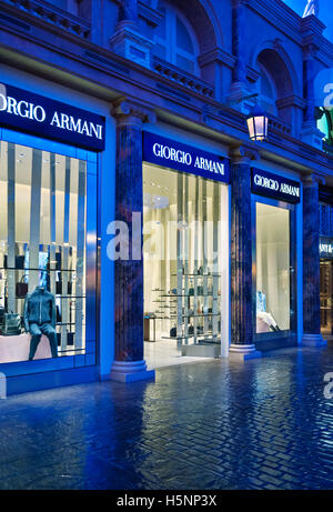 Giorgio Armani Retail Store nel Forum Shops in Caesars Palace Foto Stock