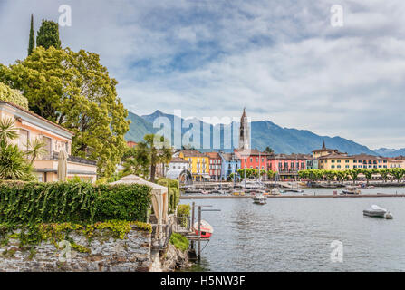 Panorama sul mare al Lago maggiore vicino ad Ascona, Ticino, Svizzera Foto Stock