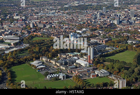 Vista aerea dell'Università di Leicester con il centro della città in background, REGNO UNITO Foto Stock