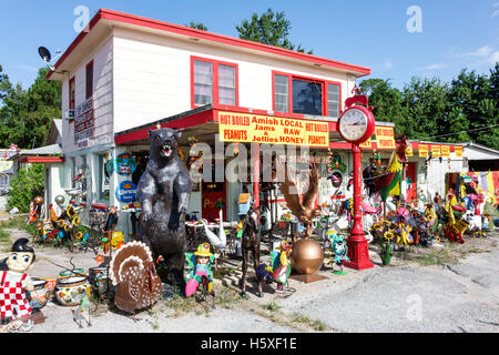 St. Augustine Florida,US 1 Dixie Highway,mercato delle pulci,ornamenti di prato,vendita esposizione strada,FL160803066 Foto Stock