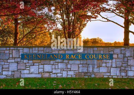 Lexington, Kentucky, Stati Uniti d'America - Ott. 17, 2016: Keeneland è un premier corse di cavalli purosangue e la struttura di vendita in Lexington KY. Foto Stock
