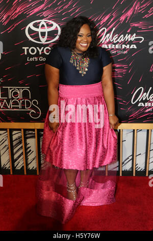 Tasha Cobbs assiste il tappeto rosso al 2015 Soul Train Awards presso l'Orleans Arena sul novembre 6th, 2015 a Las Vegas, Nevada. Foto Stock