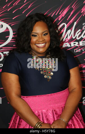 Tasha Cobbs assiste il tappeto rosso al 2015 Soul Train Awards presso l'Orleans Arena sul novembre 6th, 2015 a Las Vegas, Nevada. Foto Stock