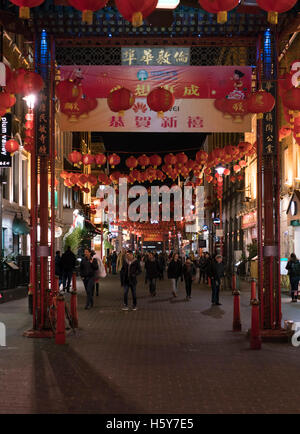 Londra Chinatown di notte Londra Inghilterra - 22 febbraio 2016 Foto Stock