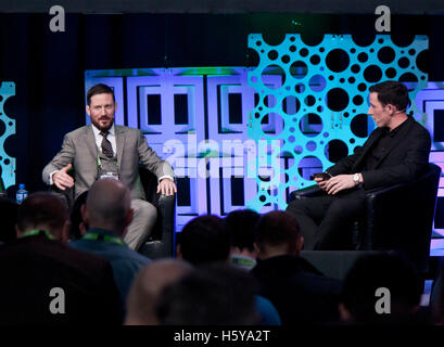 Dublino, Irlanda. Il 21 ottobre, 2016. Fondatore di dritto Blast Palestra e allenatore del famigerato Conor McGregor, John Kavanagh parla di Richard Barrett in una conferenza di zero nel segnale RDS, Dublino, Irlanda. Credito: Ger Holland/Alamy Live News Foto Stock