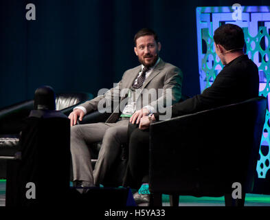 Dublino, Irlanda. Il 21 ottobre, 2016. Fondatore di dritto Blast Palestra e allenatore del famigerato Conor McGregor, John Kavanagh parla di Richard Barrett in una conferenza di zero nel segnale RDS, Dublino, Irlanda. Credito: Ger Holland/Alamy Live News Foto Stock