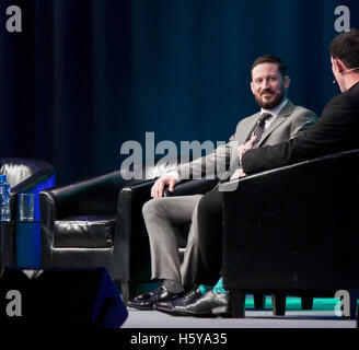 Dublino, Irlanda. Il 21 ottobre, 2016. Fondatore di dritto Blast Palestra e allenatore del famigerato Conor McGregor, John Kavanagh parla di Richard Barrett in una conferenza di zero nel segnale RDS, Dublino, Irlanda. Credito: Ger Holland/Alamy Live News Foto Stock