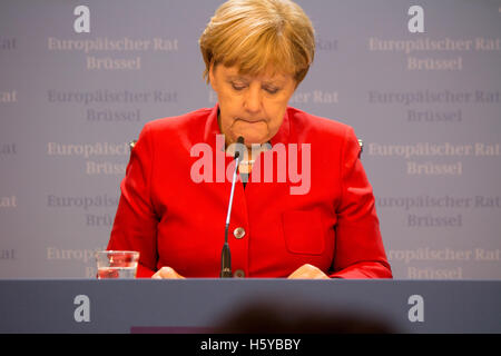 Bruxelles, Belgio. 20 ottobre, 2016. Il cancelliere tedesco Angela Merkel è di dare una conferenza stampa in occasione del Consiglio europeo di Bruxelles. Credito: Paul-Marie Guyon/Alamy Live News Foto Stock